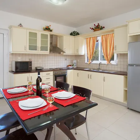 Diamanto Apartment