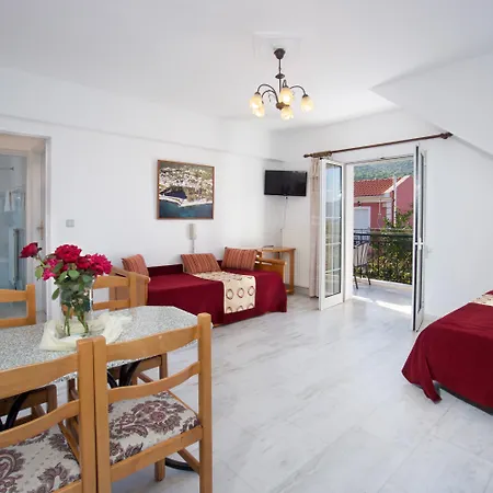 Apartment Diamanto Karavomylos